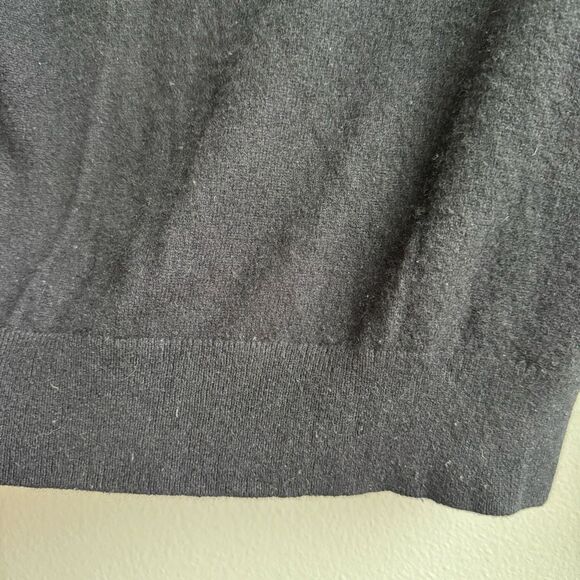 Everlane 100% Cashmere Black V Neck Pullover Classic Sweater Size Small - Picture 8 of 10